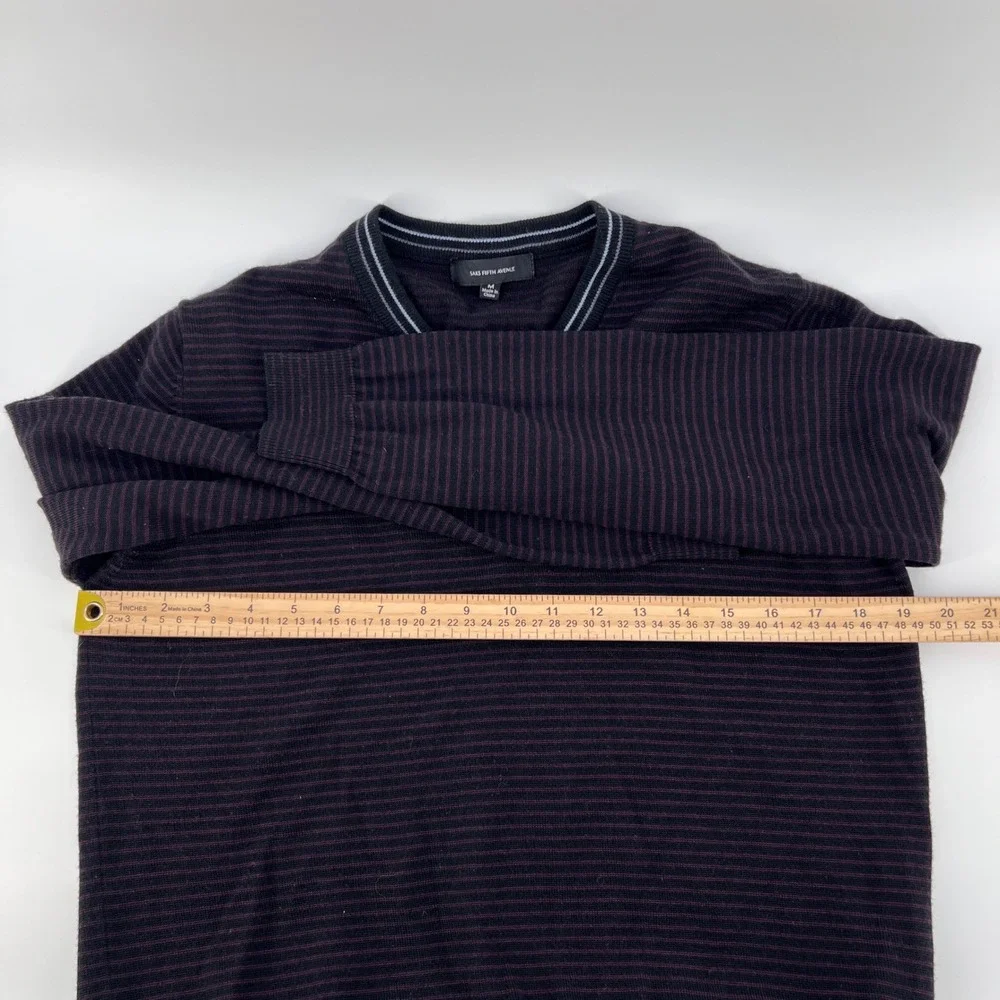 Saks Fifth Avenue Mens Merino Wool Blend V-Neck Striped Sweater Purple Black M‎